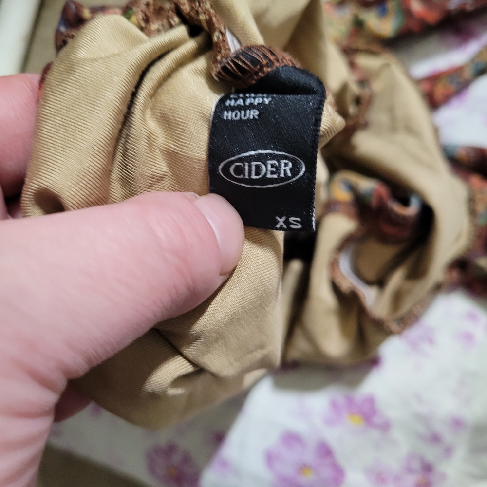 Cider Earthy Colored Paisly Halter Top Size Xs - Picture 3 of 3